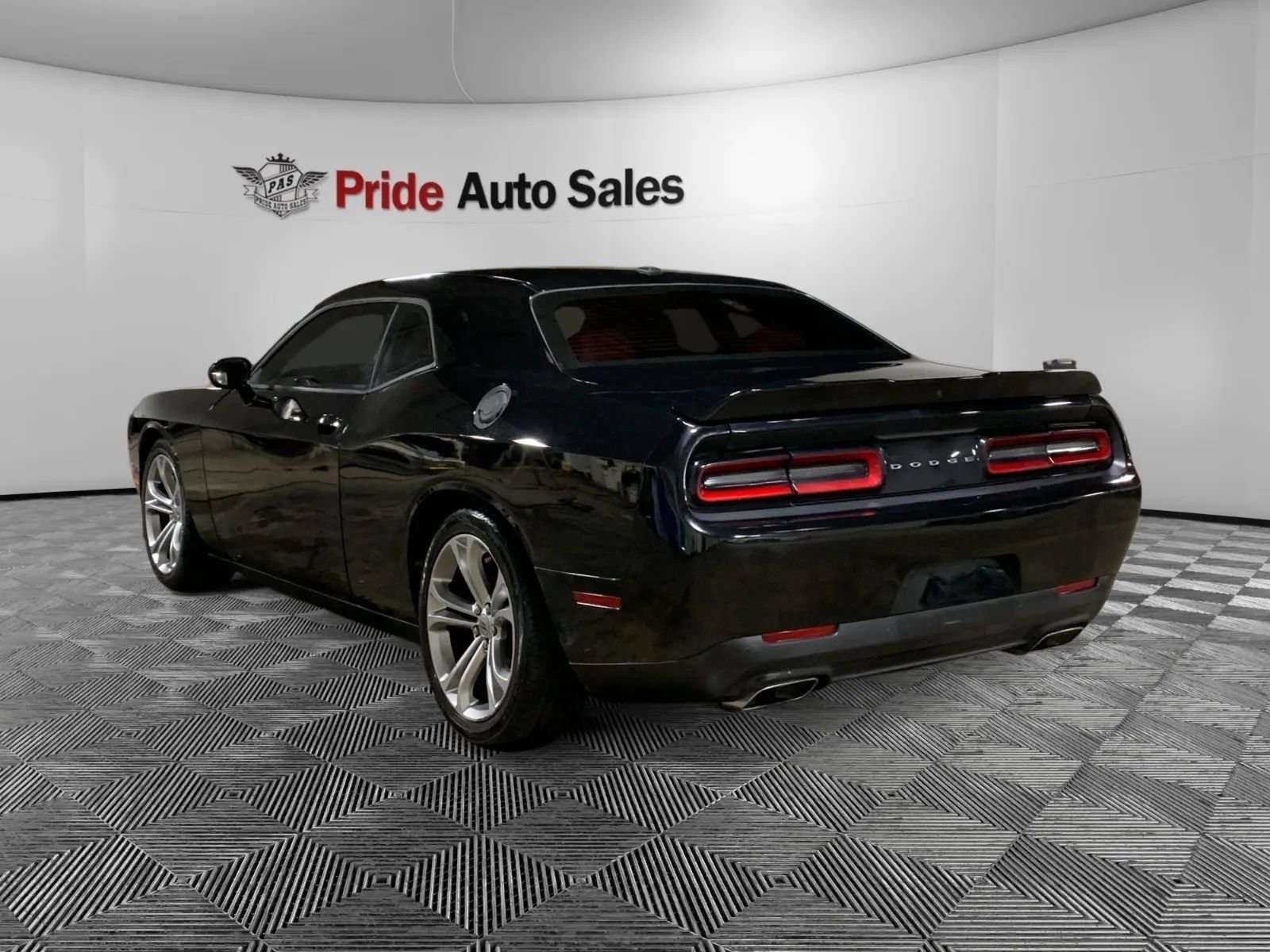 Used 2021 Dodge Challenger R/T RWD image 6