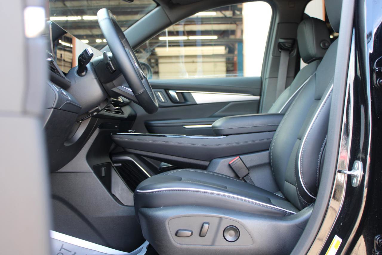 Used 2025 Buick Enclave Preferred image 18