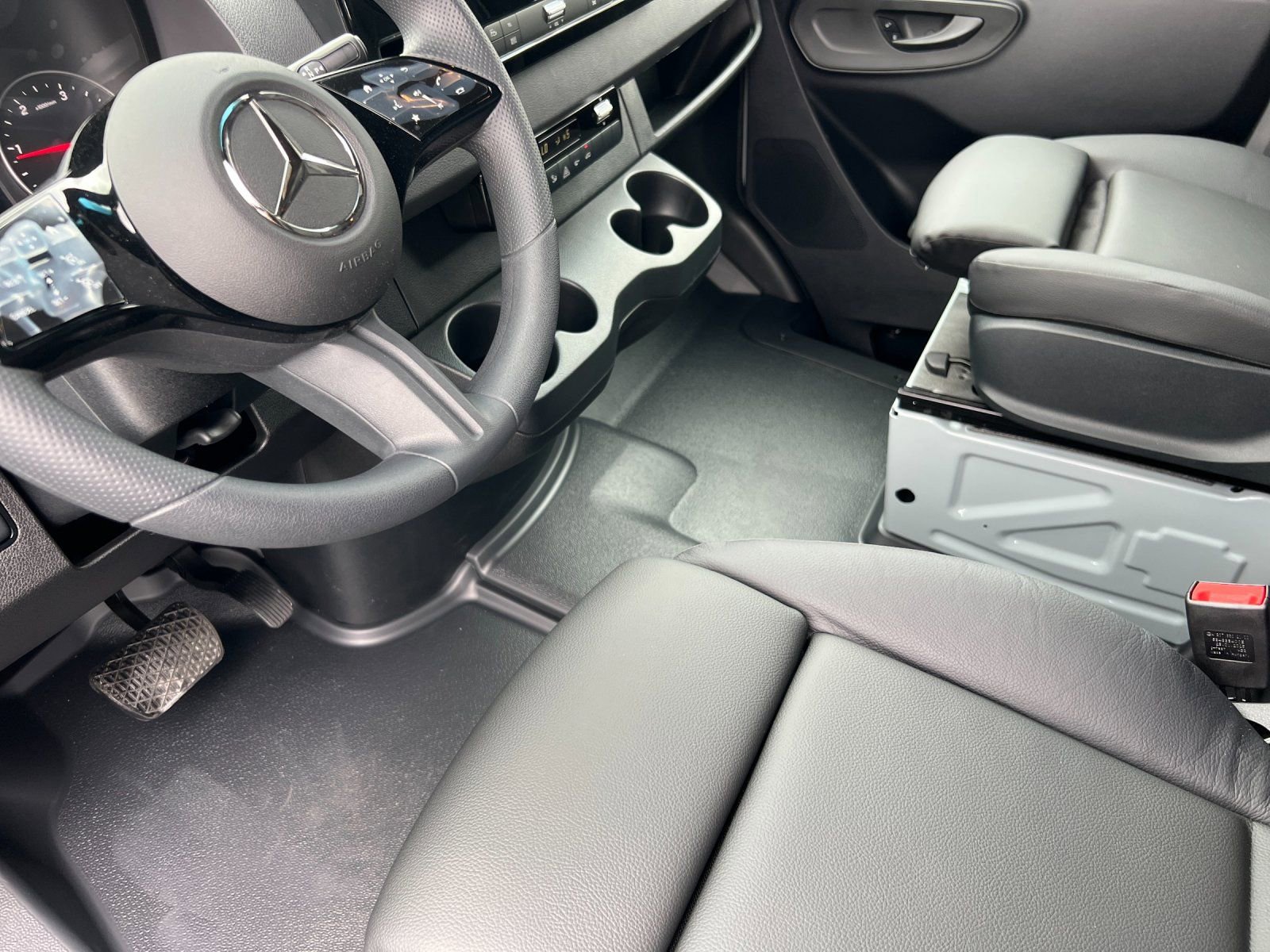 New 2025 Mercedes-Benz Sprinter 2500 image 7