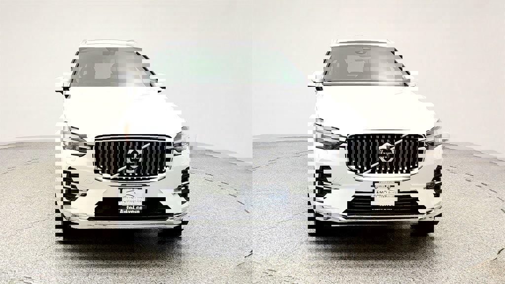 Used 2023 Volvo XC60 B5 Plus w/ Climate Package AWD/4WD image 2