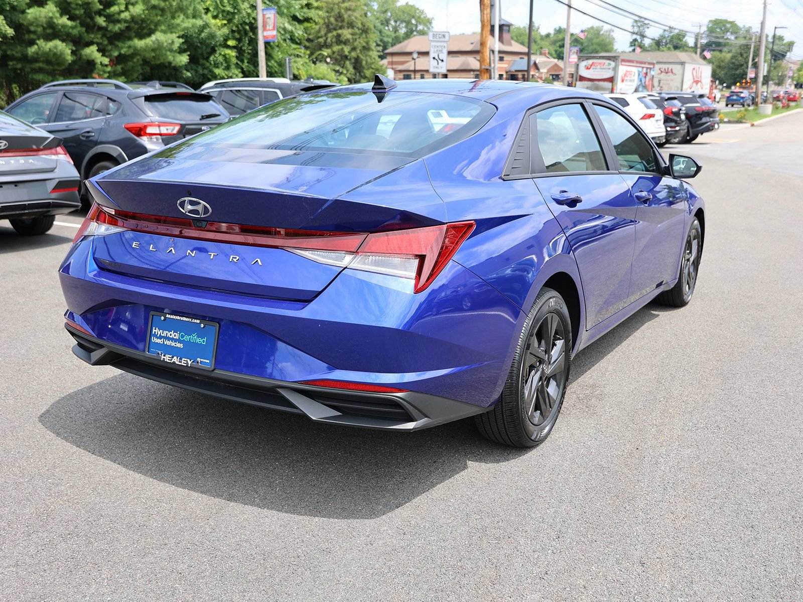 Used 2023 Hyundai Elantra SEL FWD image 7