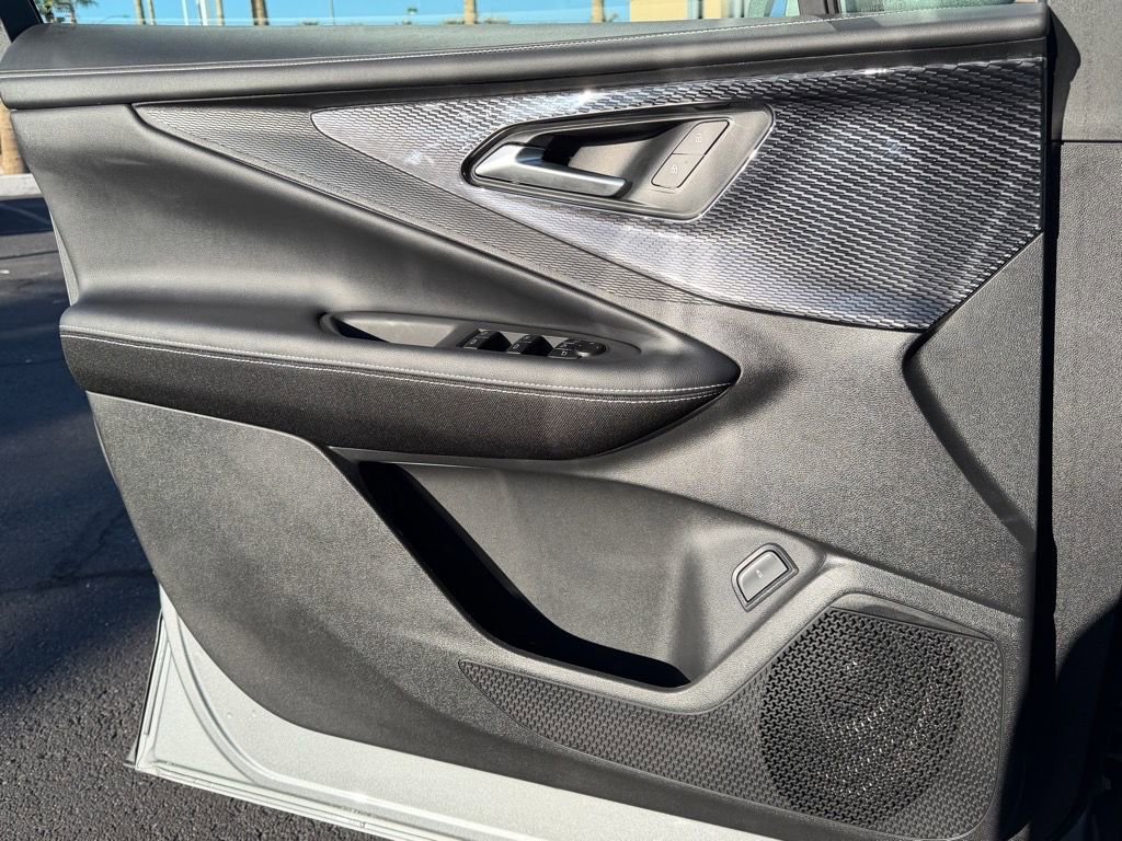 Used 2025 Chevrolet Blazer EV LT image 14