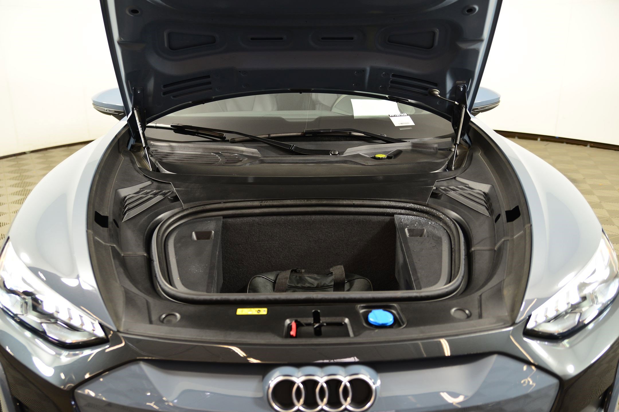 Certified 2023 Audi e-tron GT Premium Plus image 17