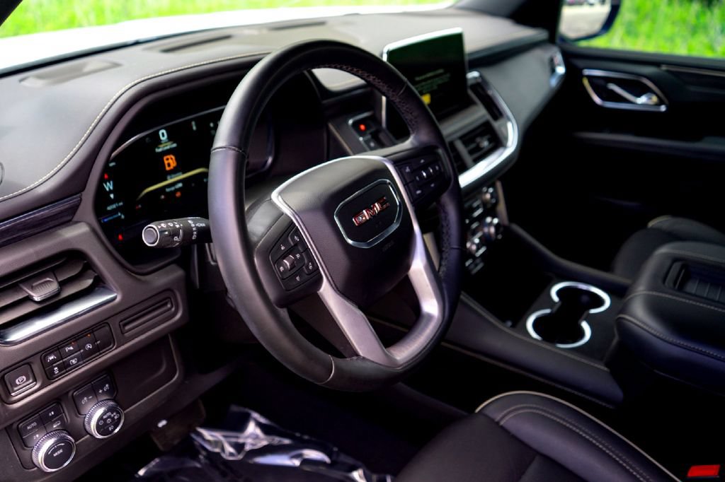 Used 2023 GMC Yukon XL SLT w/ SLT Luxury Package AWD/4WD image 10