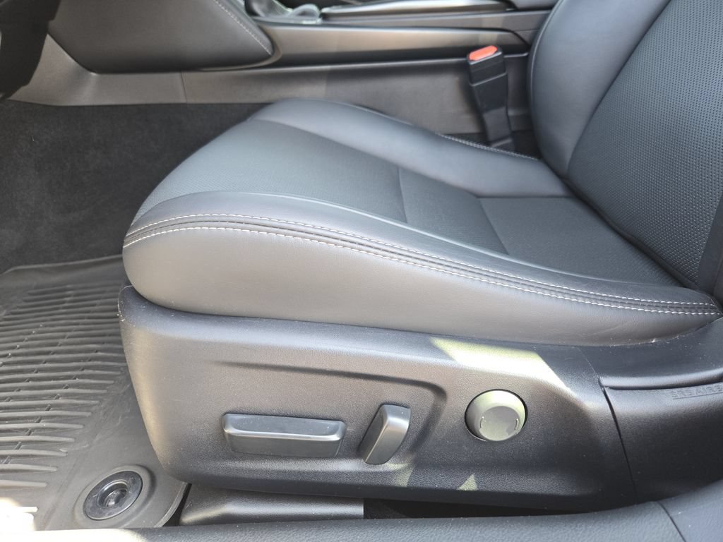 Used 2022 Lexus IS 300 w/ Premium Package RWD image 24
