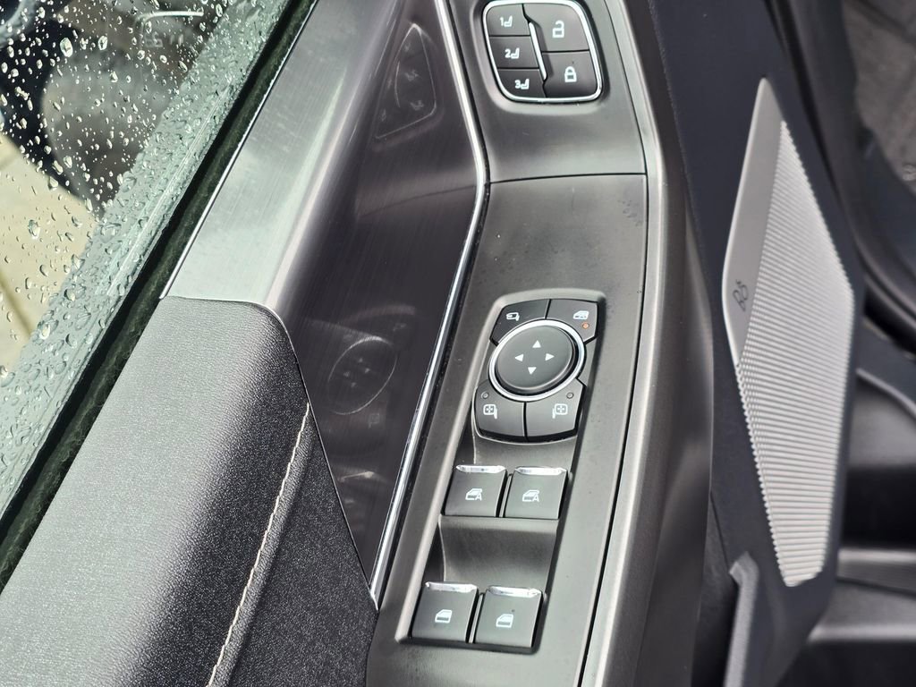 Used 2024 Ford F150 Lariat w/ FX4 Off-Road Package image 14