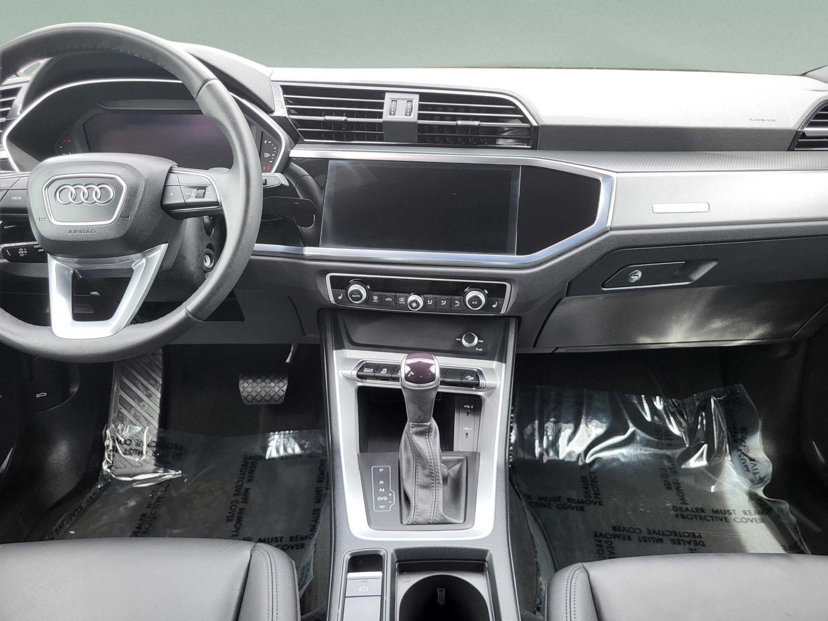 Used 2025 Audi Q3 2.0T Premium image 53