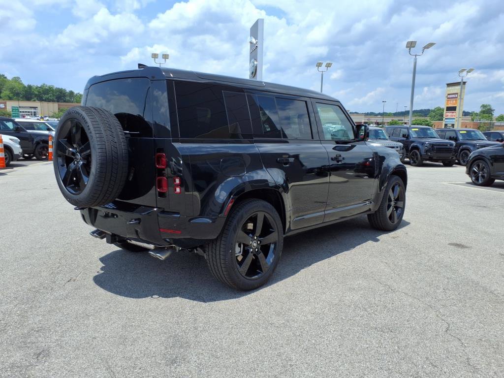 Certified 2025 Land Rover Defender 110 X-Dynamic SE image 16