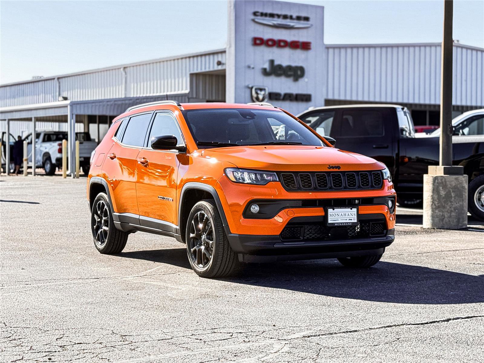 New 2026 Jeep Compass Latitude w/ Sun and Sound Group AWD/4WD image 3