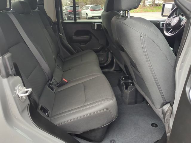 Certified 2022 Jeep Gladiator Sport AWD/4WD image 18