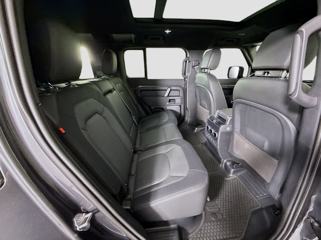 Used 2023 Land Rover Defender 110 X-Dynamic SE AWD/4WD image 23