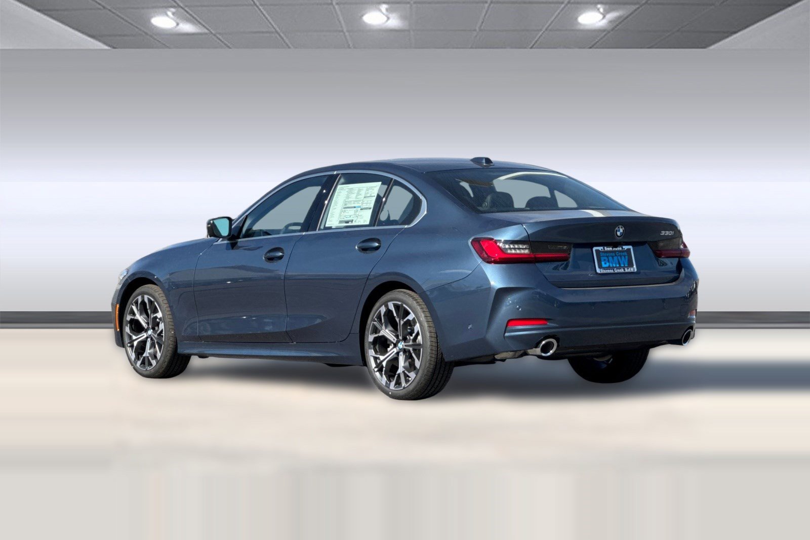 Used 2026 BMW 330i Sedan w/ Premium Package RWD image 3