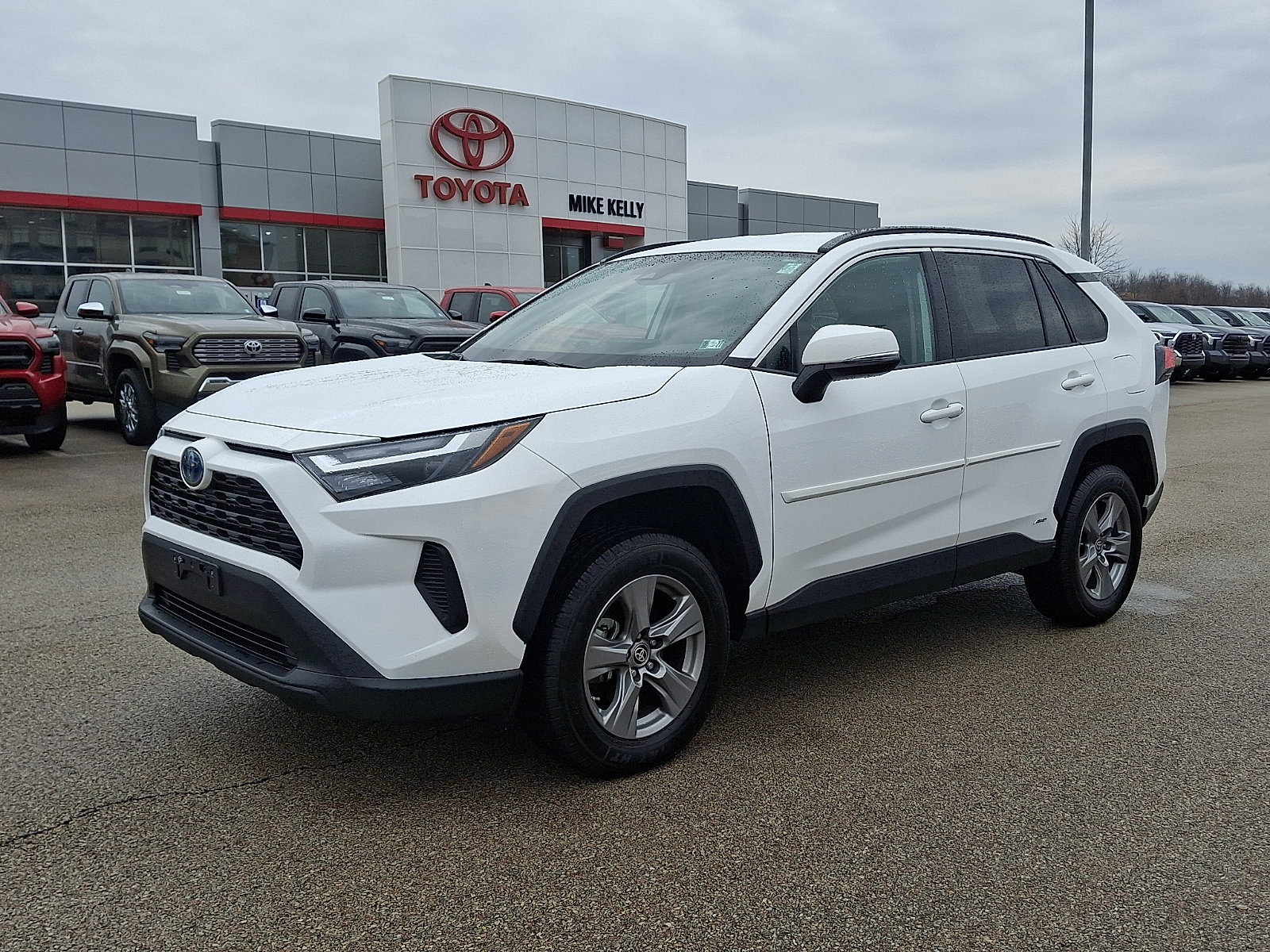 Used 2024 Toyota RAV4 LE image 3