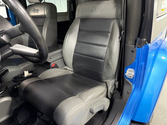 Used 2010 Jeep Wrangler Sahara AWD/4WD image 16