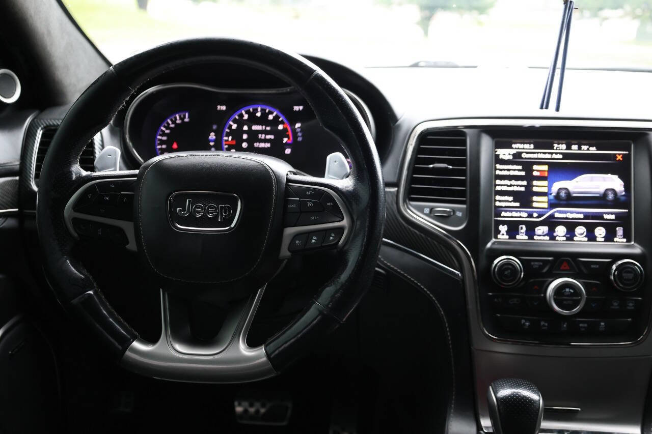 Used 2017 Jeep Grand Cherokee SRT image 24