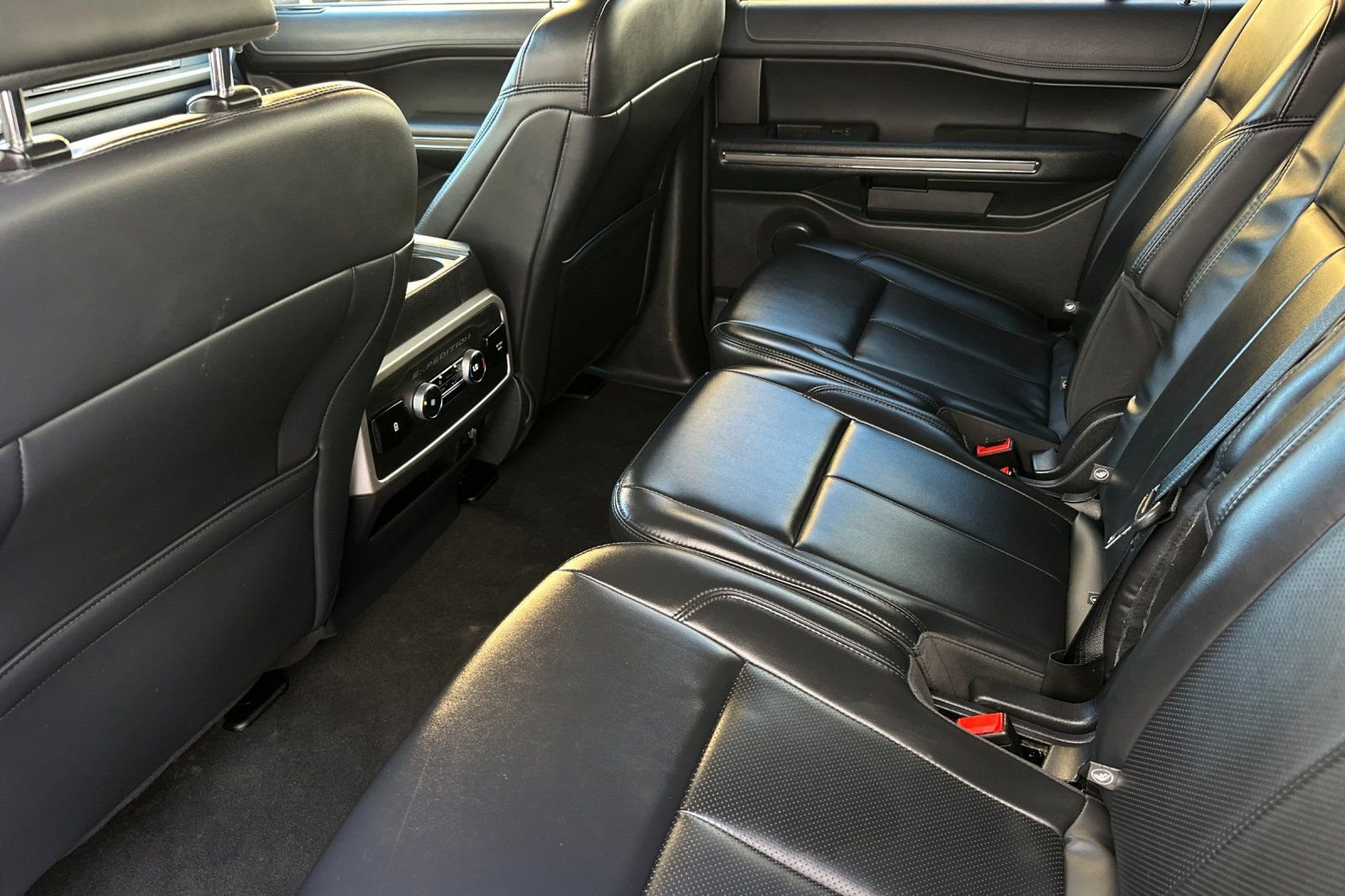 Certified 2024 Ford Expedition Max XLT image 11