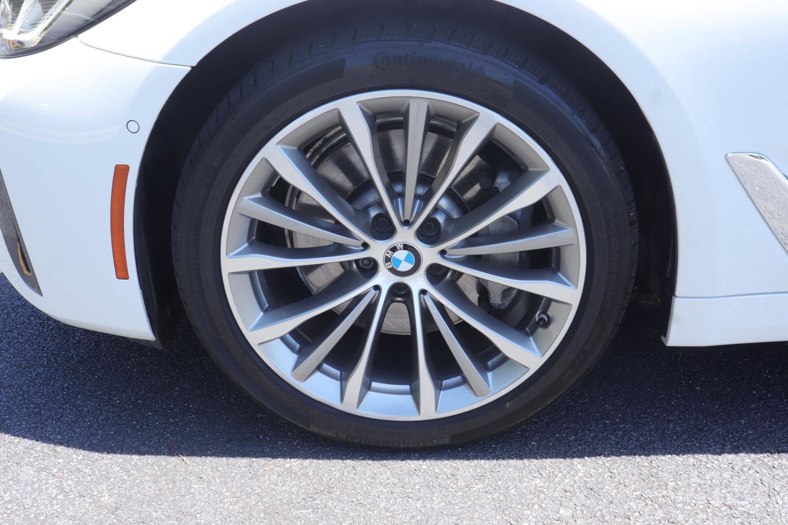 Used 2021 BMW 530i w/ Premium Package RWD image 38
