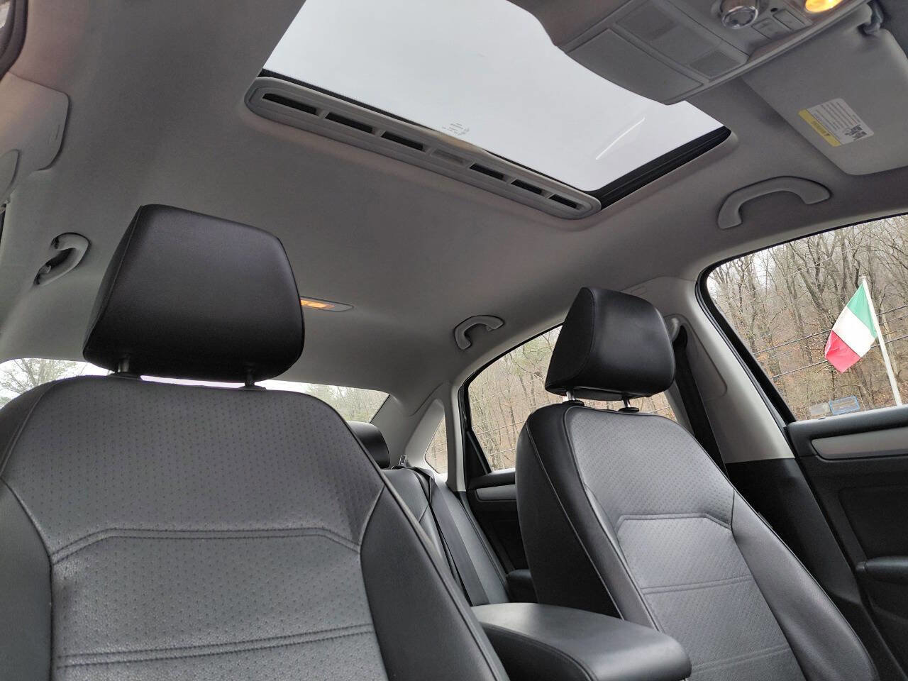 Used 2013 Volkswagen Passat TDI SE image 15