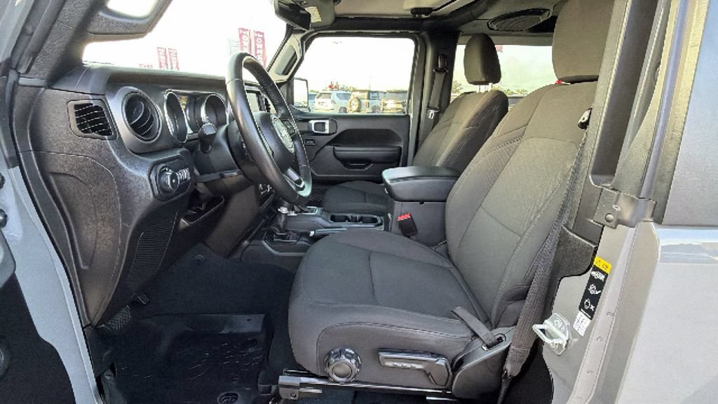 Used 2022 Jeep Wrangler Sport AWD/4WD image 13