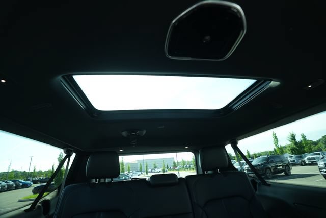 New 2026 Jeep Grand Wagoneer L Limited AWD/4WD image 29
