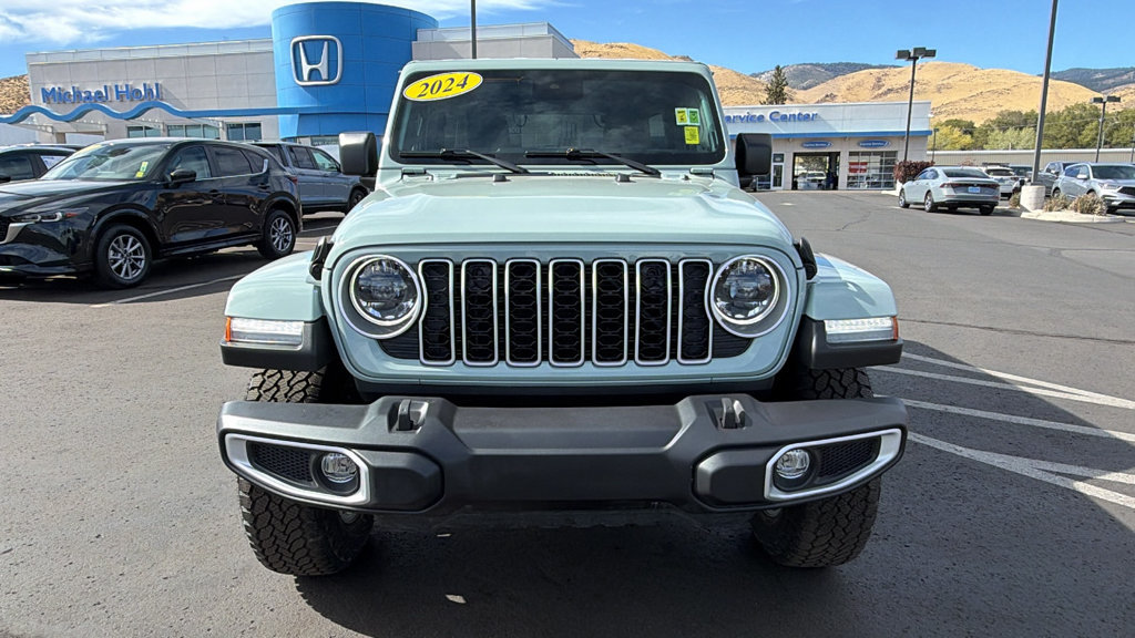 Used 2024 Jeep Wrangler Unlimited Sahara AWD/4WD image 8