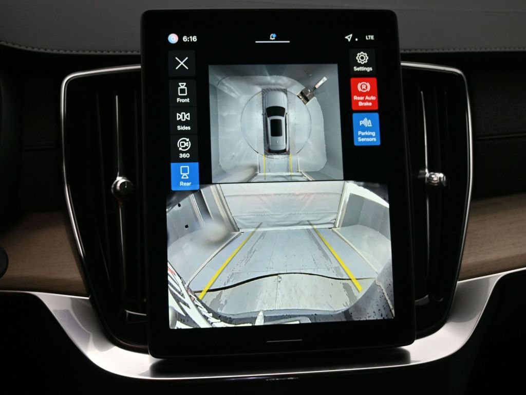 New 2026 Volvo XC90 B6 Plus w/ Protection Package Premier AWD/4WD image 13
