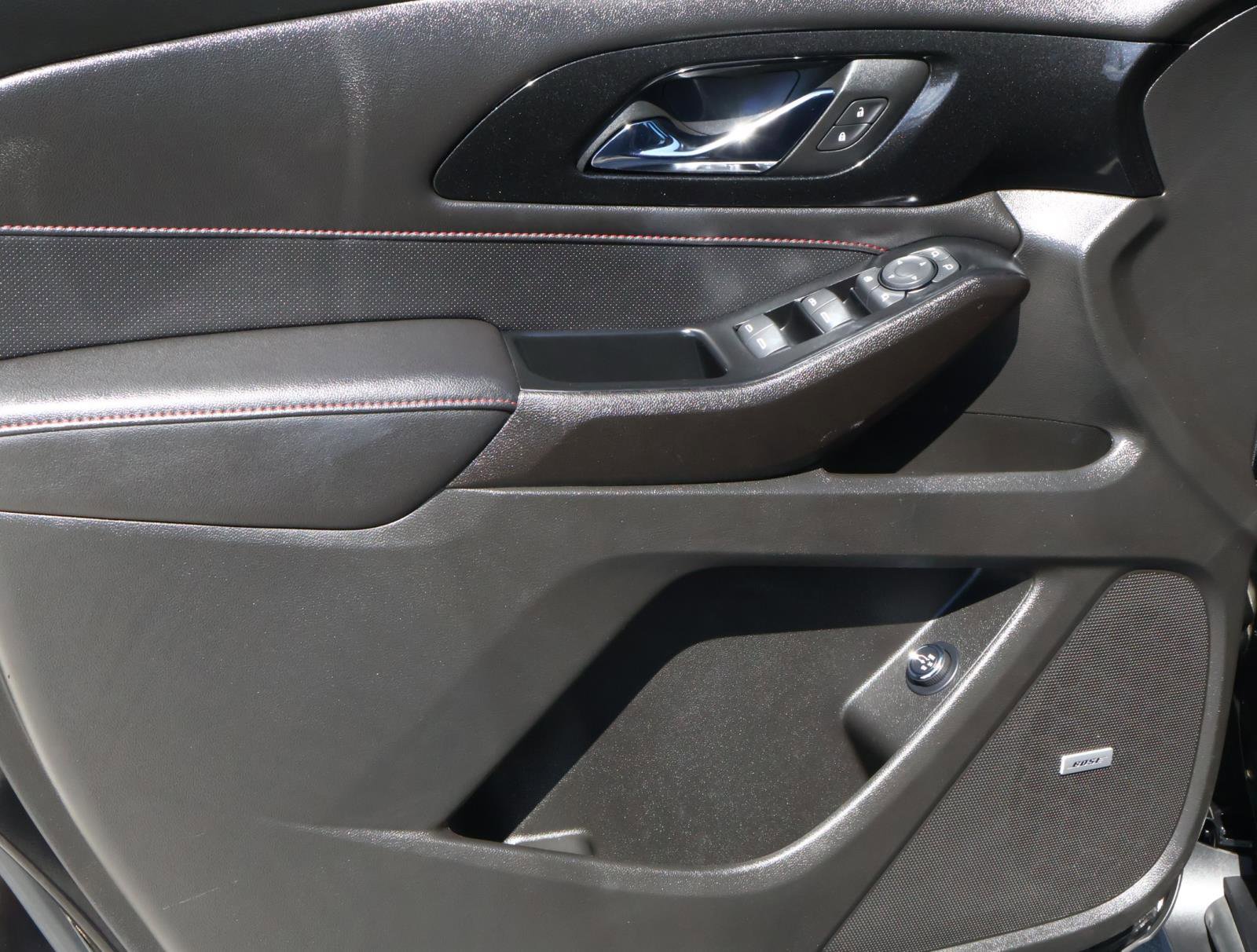 Used 2023 Chevrolet Traverse RS image 16