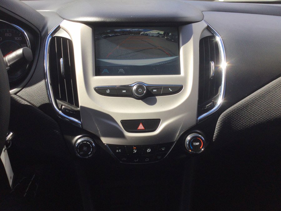 Used 2017 Chevrolet Cruze LS FWD image 29