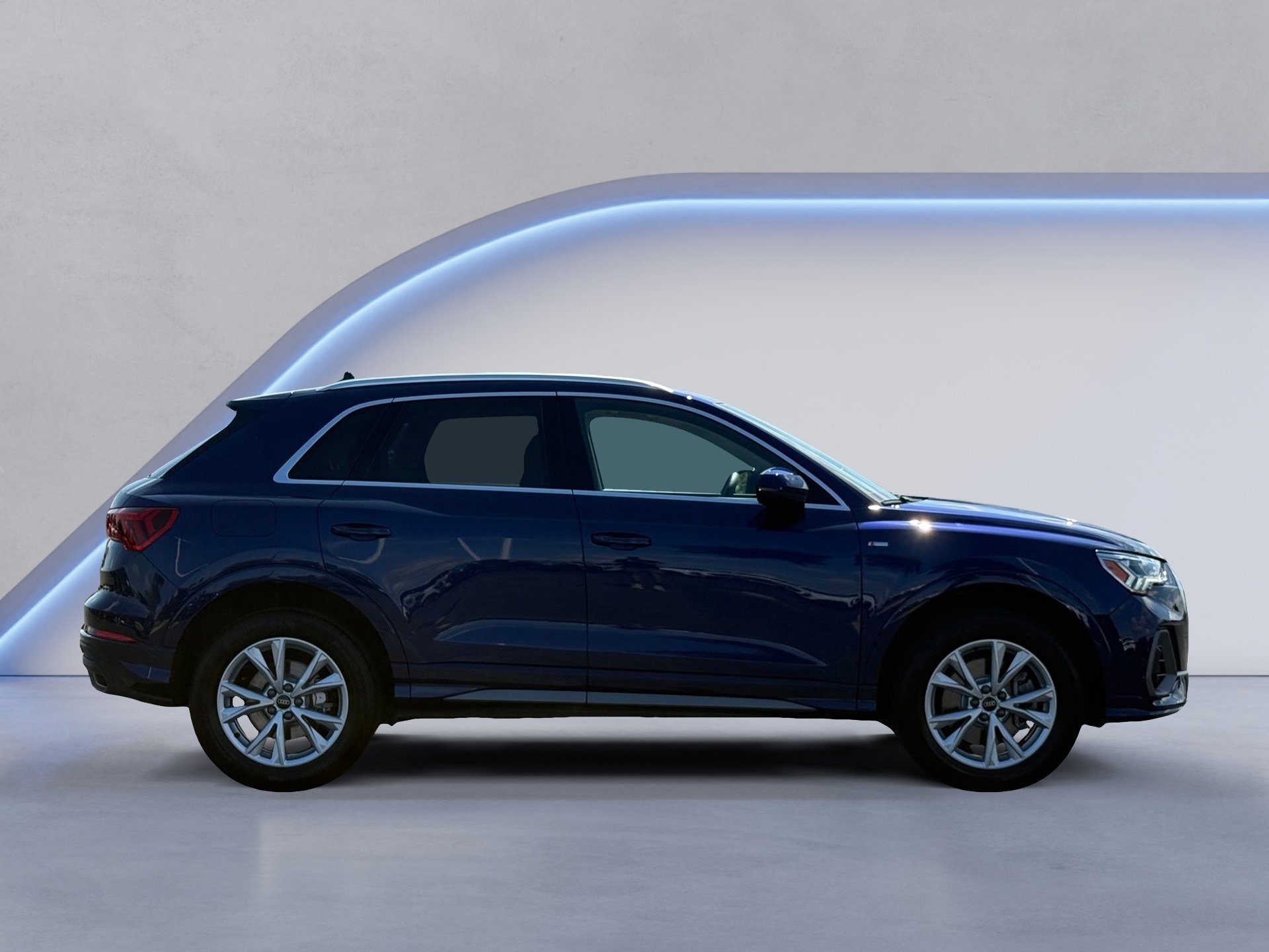 Certified 2025 Audi Q3 2.0T Premium w/ Convenience Package AWD/4WD image 3