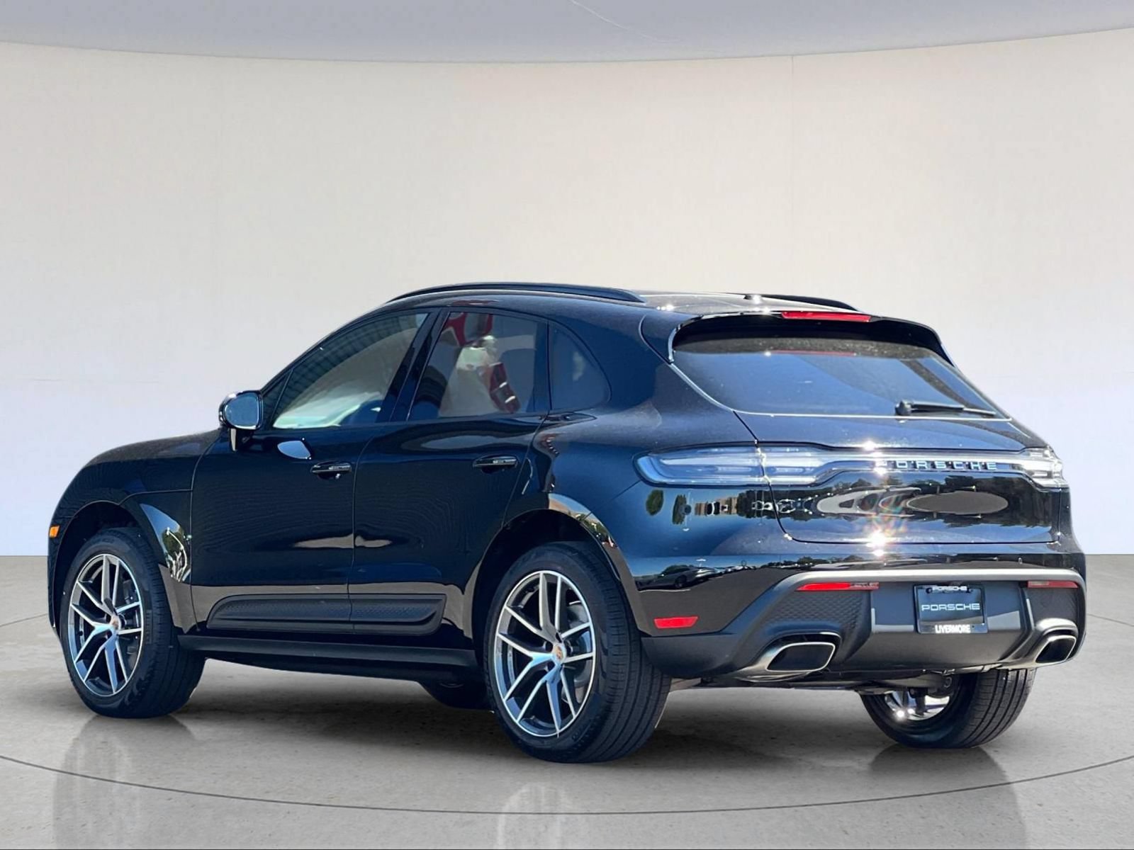 New 2026 Porsche Macan AWD/4WD image 3