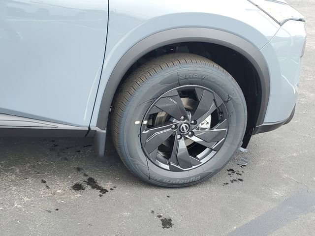 New 2026 Nissan Rogue SV AWD/4WD image 17
