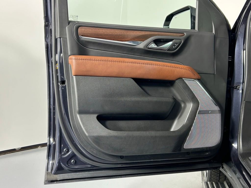 Used 2023 GMC Yukon Denali Ultimate w/ LPO, Floor Liner Package AWD/4WD image 39