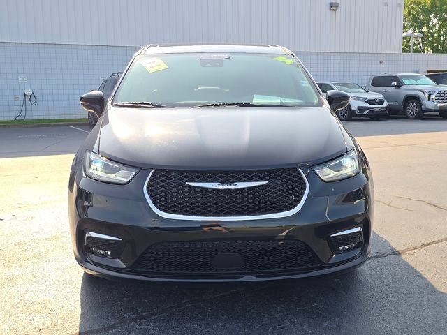 Used 2024 Chrysler Pacifica Touring-L FWD image 8