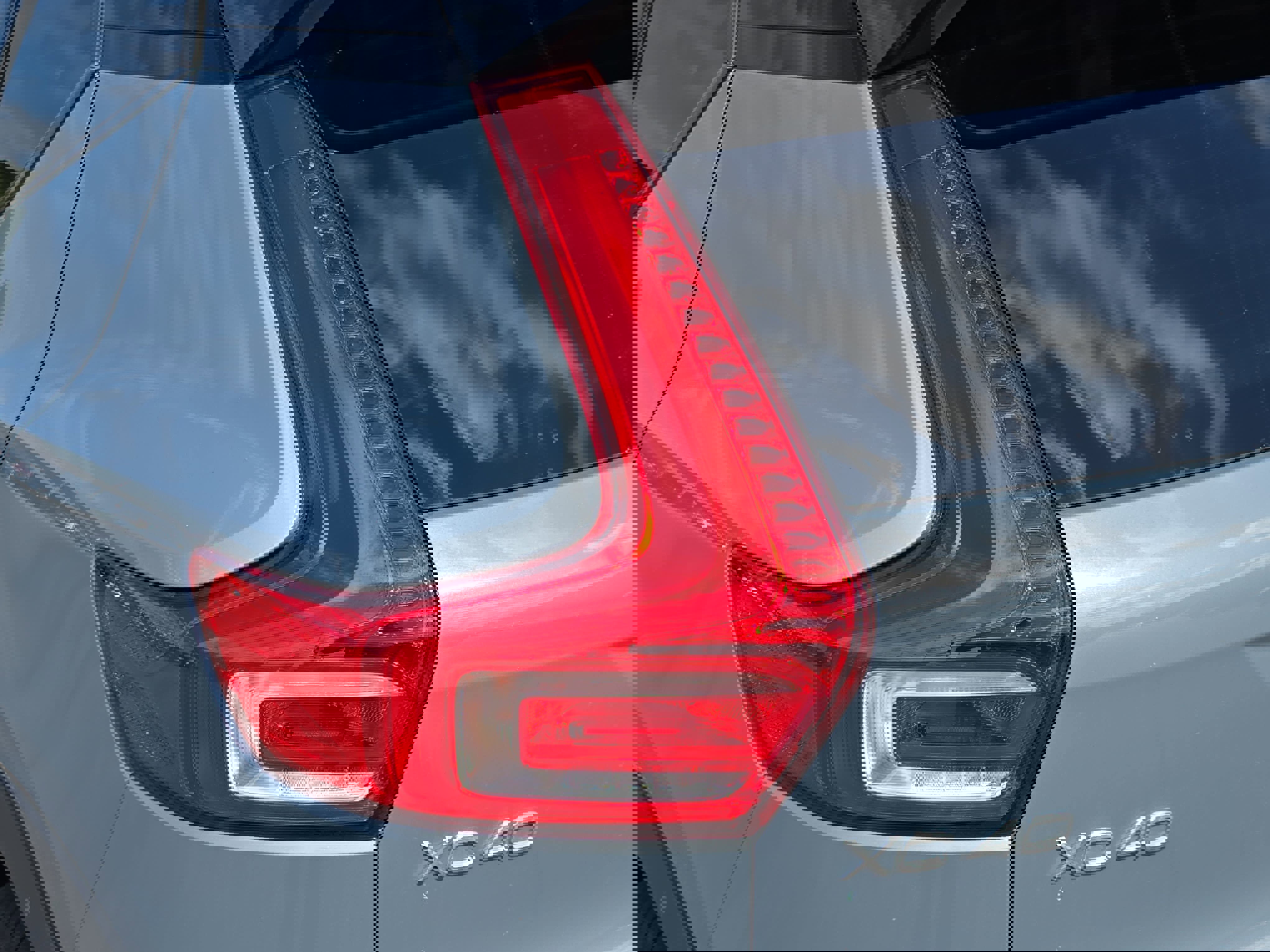 Used 2022 Volvo XC40 T5 R-Design w/ Advanced Package image 35