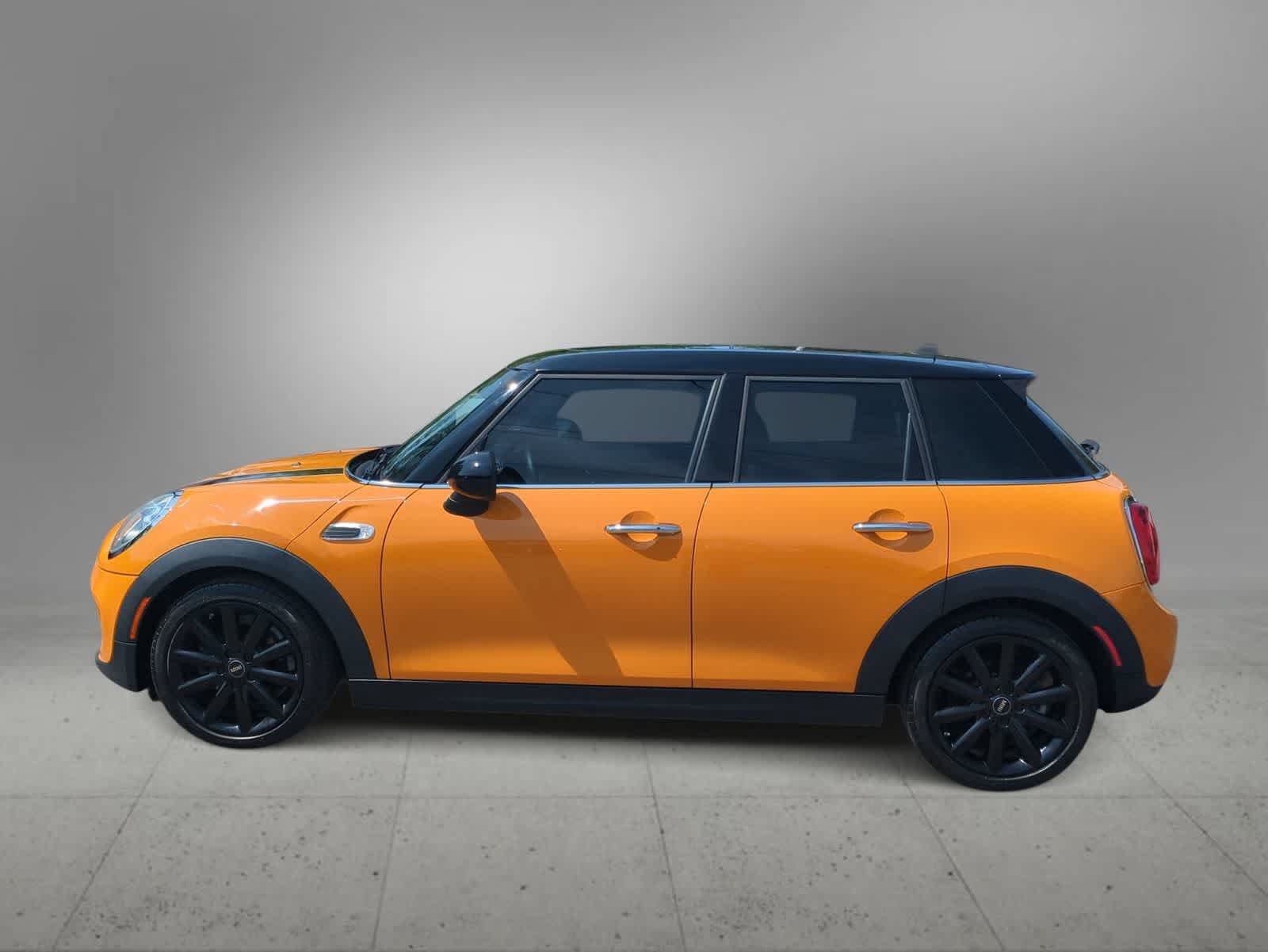 Used 2015 MINI Cooper 4-Door Hardtop FWD image 5
