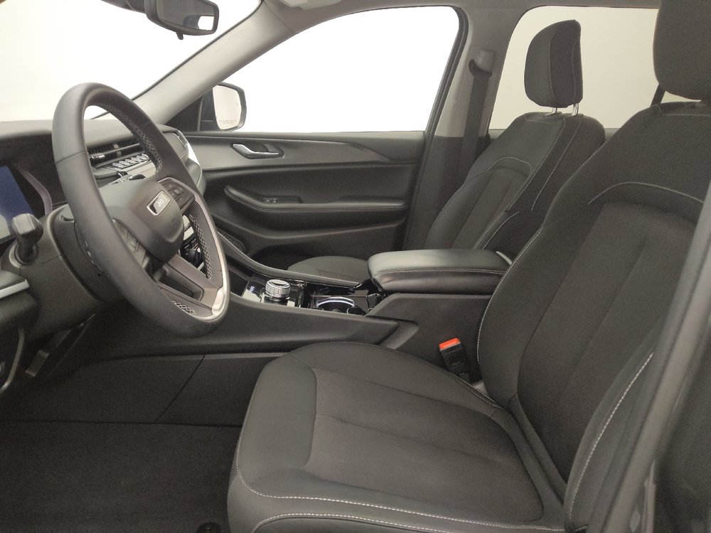 Used 2023 Jeep Grand Cherokee Laredo w/ Luxury Tech Group I AWD/4WD image 17