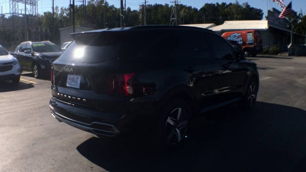Used 2022 Kia Sorento EX image 8