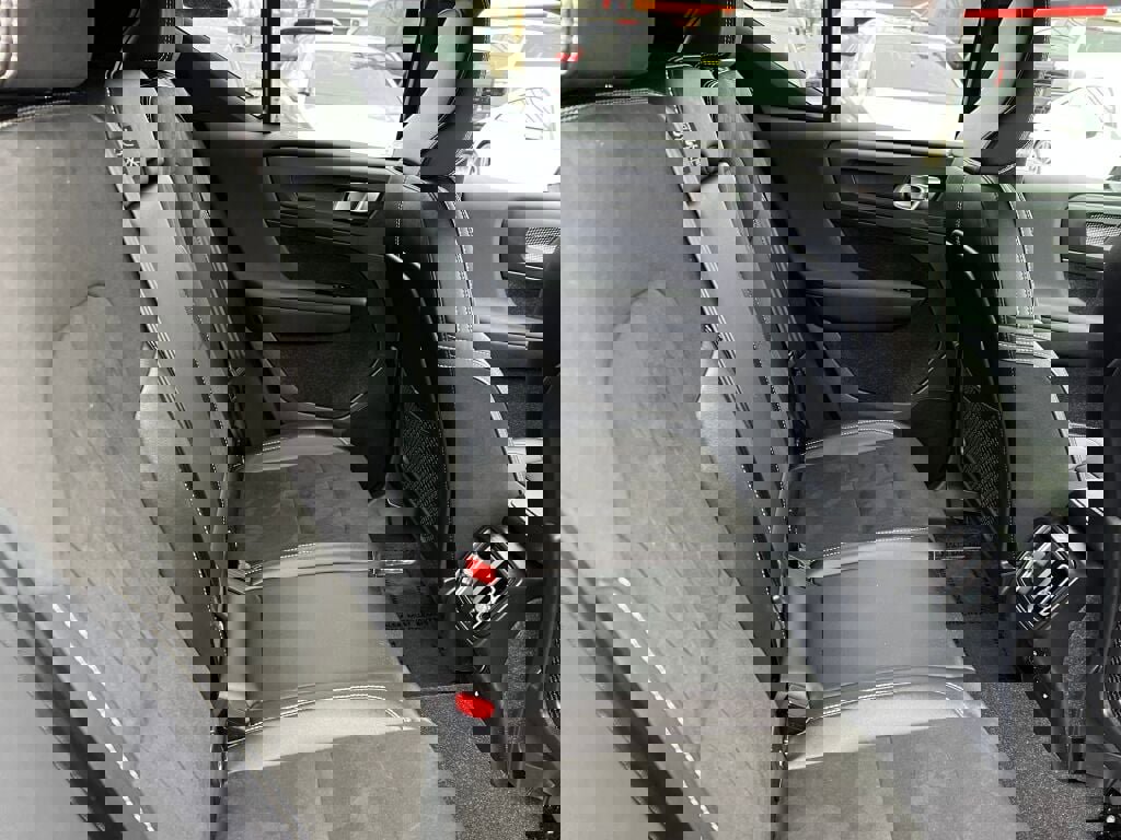 Used 2022 Volvo XC40 T5 R-Design w/ Advanced Package image 27