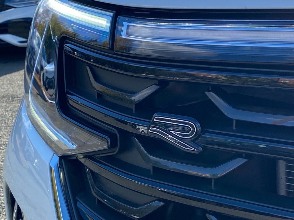 Certified 2025 Volkswagen Atlas Cross Sport SEL Premium R-Line image 4