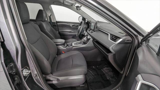 Used 2020 Toyota RAV4 LE w/ All Weather Liner Package AWD/4WD image 23