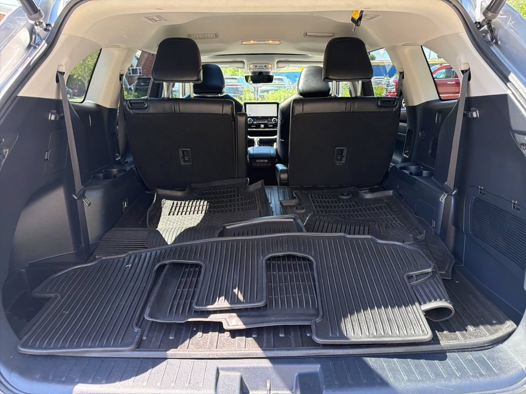 Used 2023 Toyota Highlander XLE w/ Protection Package #3 (TMS) AWD/4WD image 28