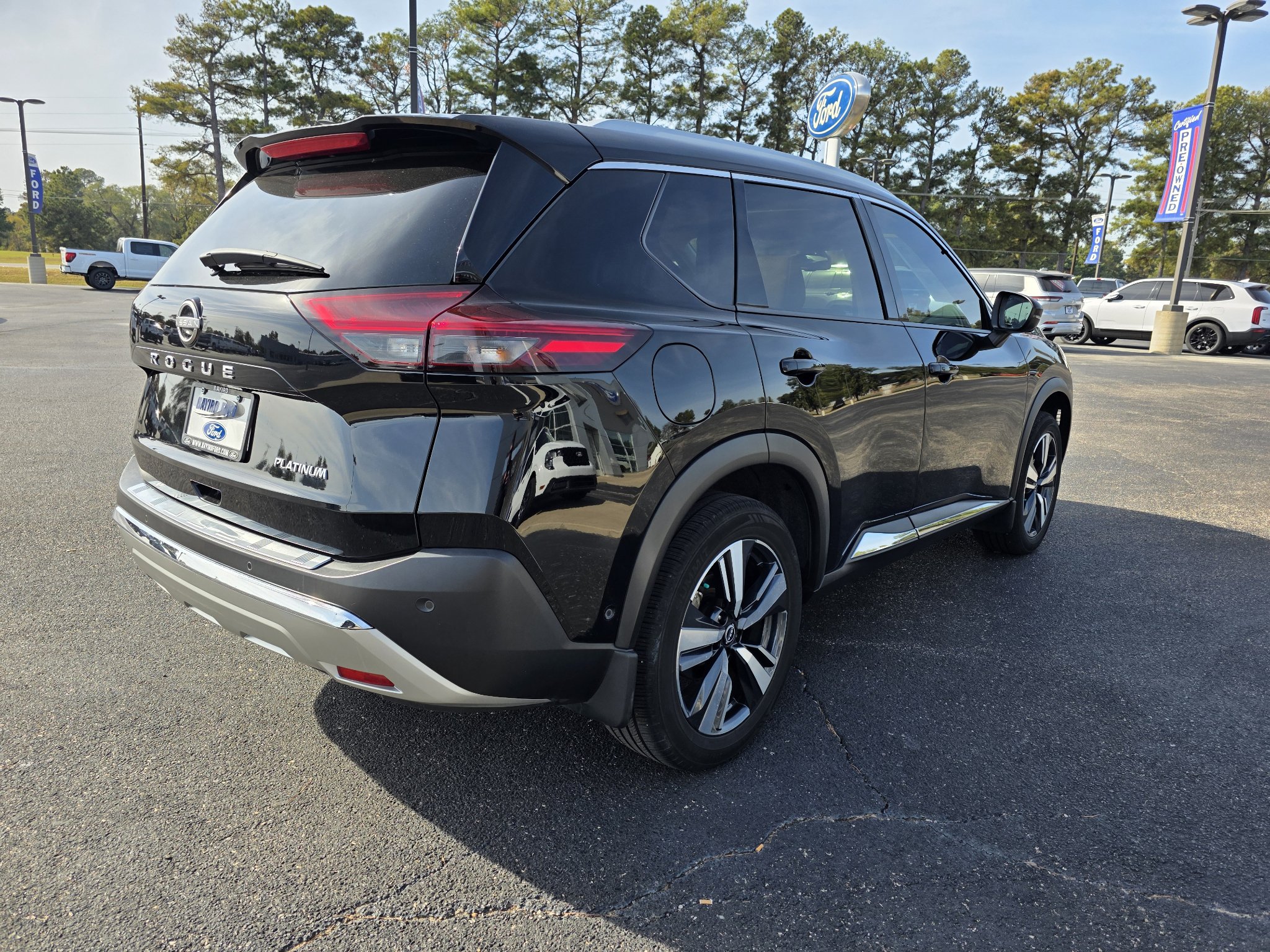 Used 2023 Nissan Rogue Platinum FWD image 6