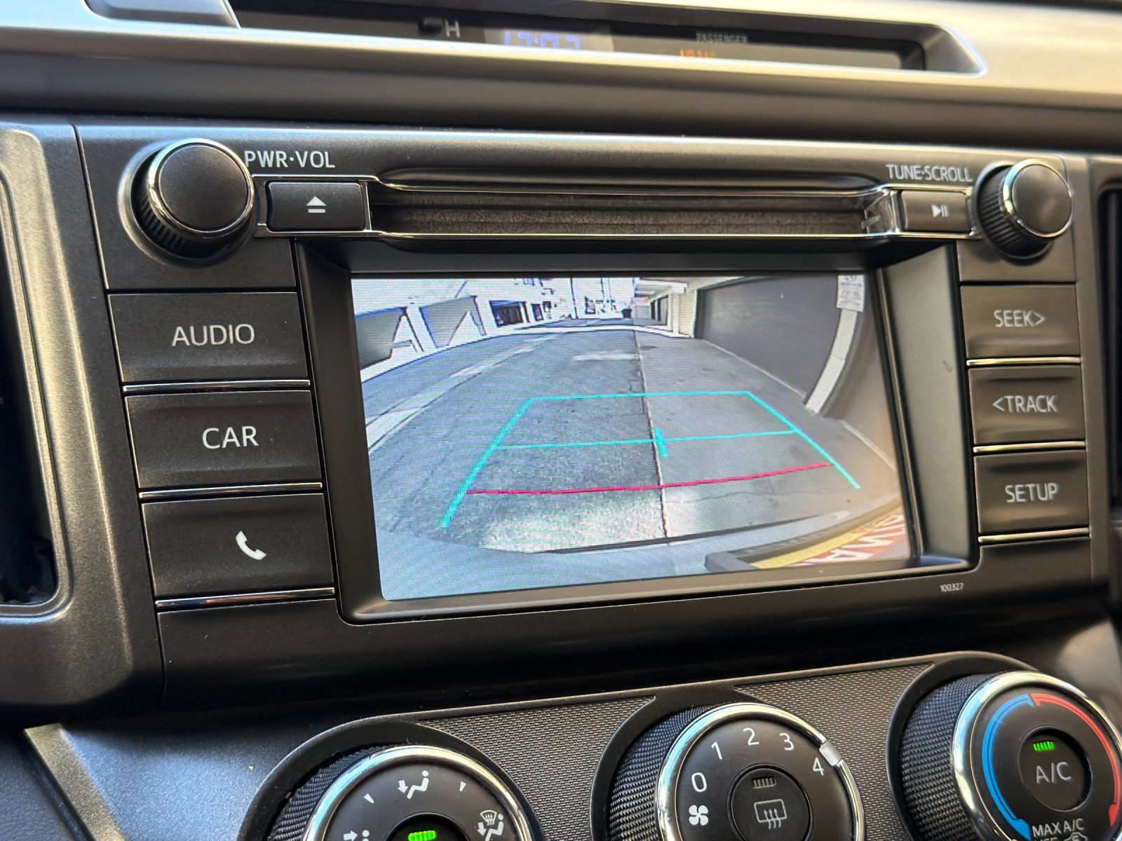 Used 2015 Toyota RAV4 LE FWD image 24
