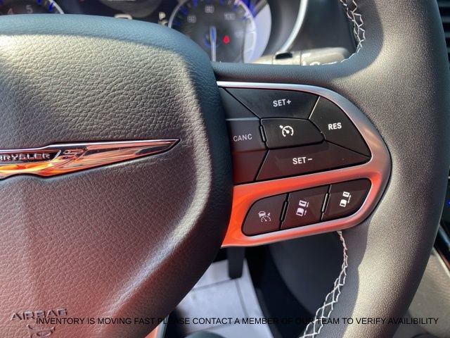 New 2025 Chrysler Pacifica Select w/ Fav Edition Package image 16