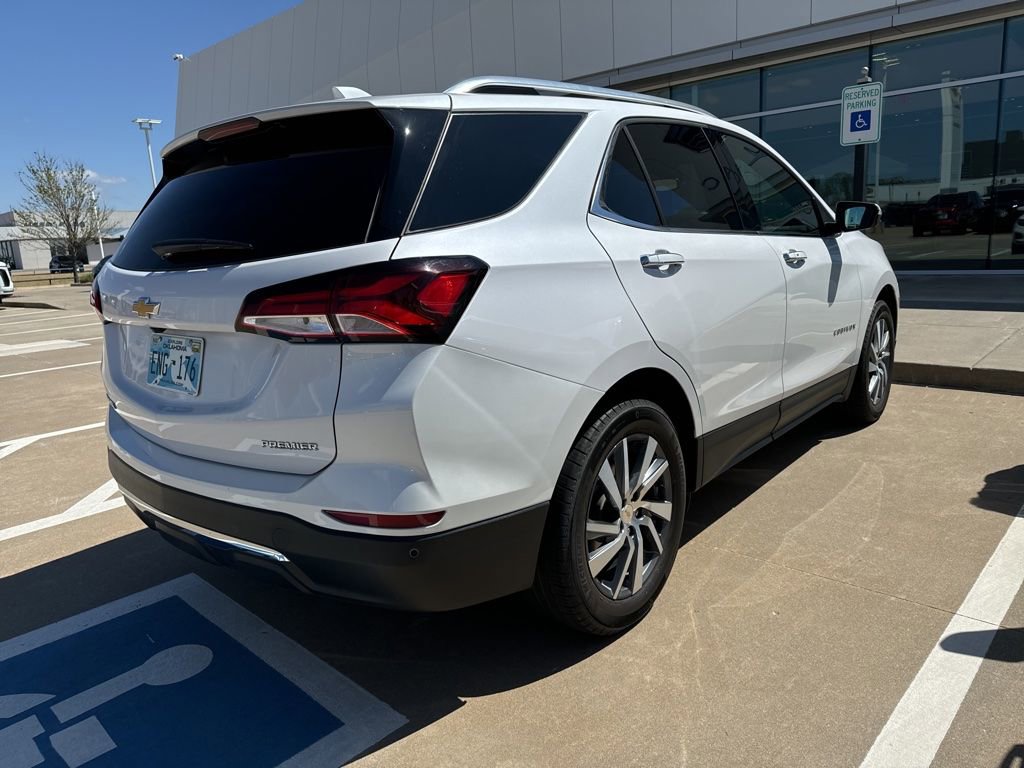 Used 2024 Chevrolet Equinox Premier image 3