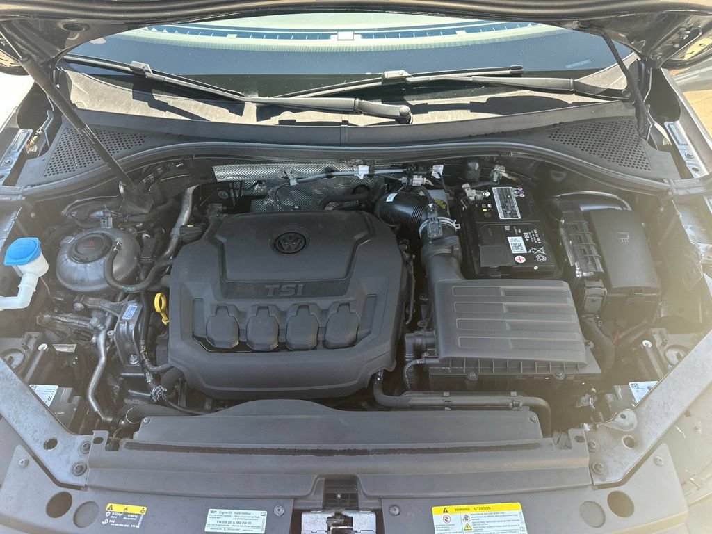 Used 2023 Volkswagen Tiguan SE R-Line AWD/4WD image 30