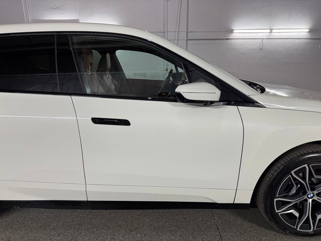 Used 2026 BMW iX xDrive45 AWD/4WD image 9