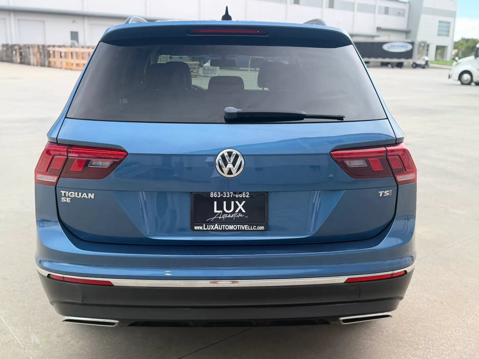 Used 2018 Volkswagen Tiguan SE w/ Front Fog Lights Package FWD image 9