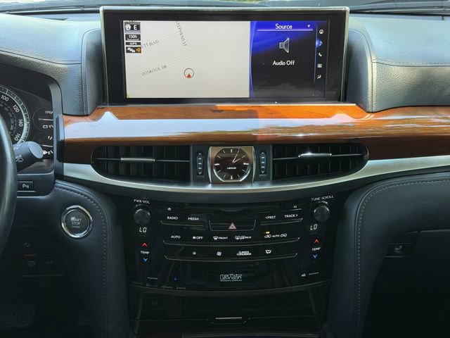 Used 2017 Lexus LX 570 4WD image 17
