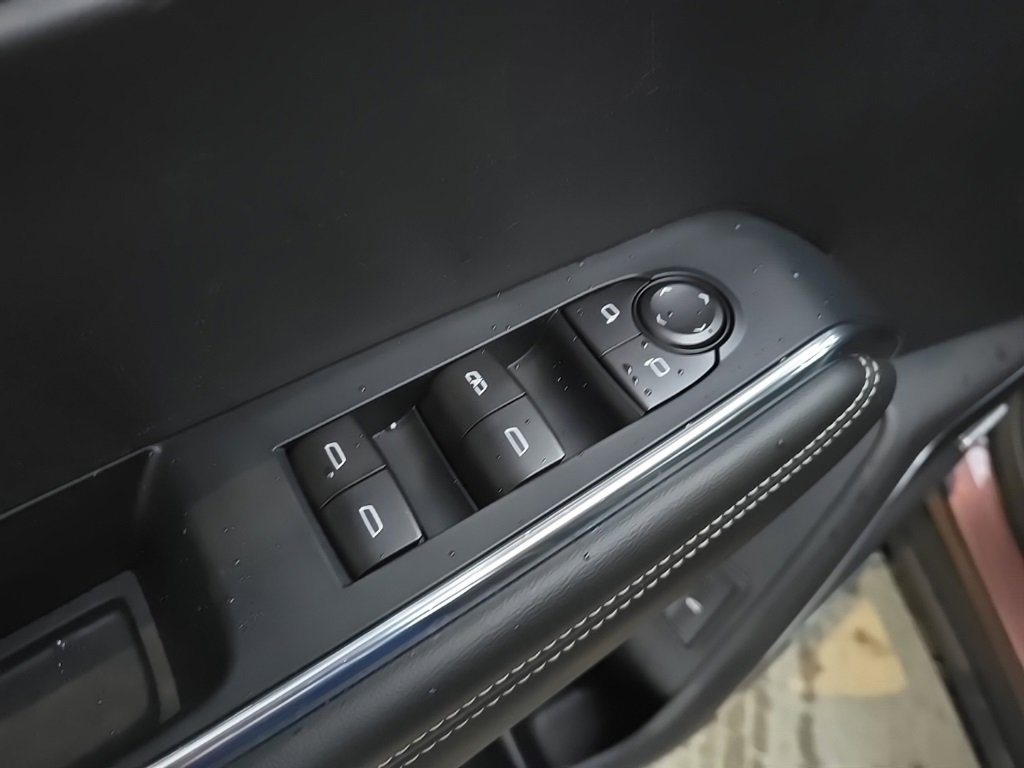 Used 2024 GMC Acadia Elevation image 23